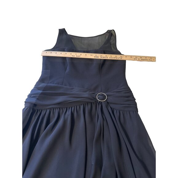 💖Elegant Evan-Picone Black Cocktail Dress W/ Ruched Waist & Rhinestone Accent - Picture 5 of 6